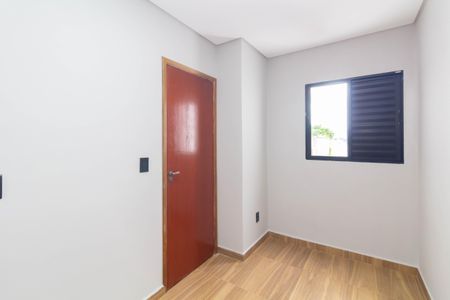 Quarto 1 de apartamento para alugar com 2 quartos, 40m² em Jardim Casa Pintada, São Paulo