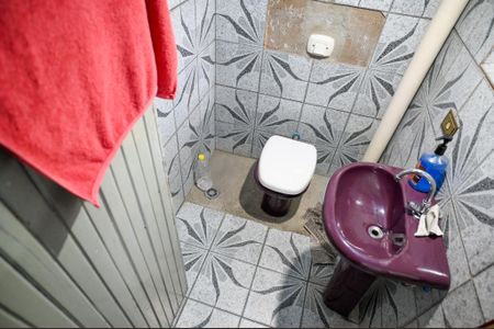 Casa à venda com 270m², 5 quartos e sem vaga Casa à venda com 270m², 5 quartos e sem vagaCasa 2 - Banheiro Quarto 1