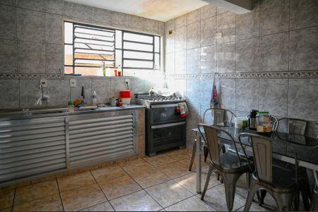 Casa à venda com 270m², 5 quartos e sem vaga Casa à venda com 270m², 5 quartos e sem vagaCasa 2 - Cozinha
