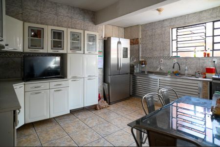 Casa à venda com 270m², 5 quartos e sem vaga Casa à venda com 270m², 5 quartos e sem vagaCasa 2 - Cozinha