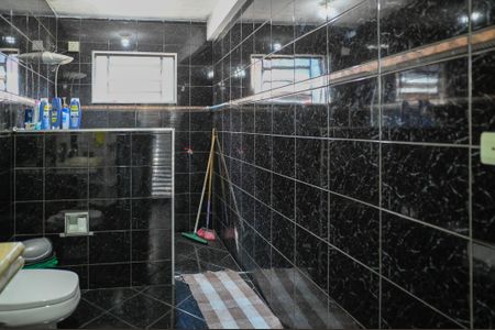 Casa à venda com 270m², 5 quartos e sem vaga Casa à venda com 270m², 5 quartos e sem vagaCasa 2 - Banheiro Social