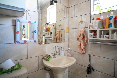 Casa à venda com 270m², 5 quartos e sem vaga Casa à venda com 270m², 5 quartos e sem vagaCasa 1 - Banheiro Quarto 1