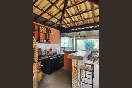 Casa de condomínio à venda com 1018m², 3 quartos e 1 vaga