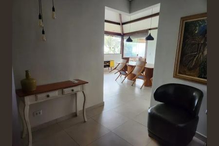 Casa de condomínio à venda com 1018m², 3 quartos e 1 vaga