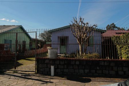Casa à venda com 110m², 2 quartos e sem vaga Casa à venda com 110m², 2 quartos e sem vagaFachada