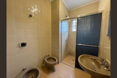 Casa à venda com 140m², 4 quartos e 2 vagasBanheiro 2