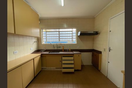 Casa à venda com 140m², 4 quartos e 2 vagasÁrea de Serviço