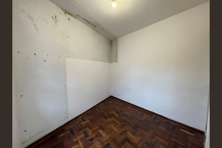 Casa à venda com 140m², 4 quartos e 2 vagasQuarto de Serviço