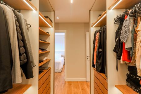 Apartamento à venda com 145m², 3 quartos e 2 vagasCloset da Suíte 1