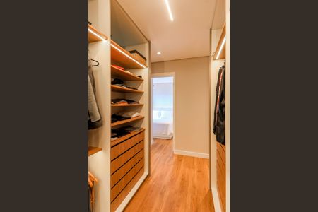 Apartamento à venda com 145m², 3 quartos e 2 vagasCloset da Suíte 1