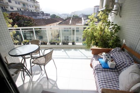 Apartamento à venda com 117m², 3 quartos e 2 vagasVaranda da Sala