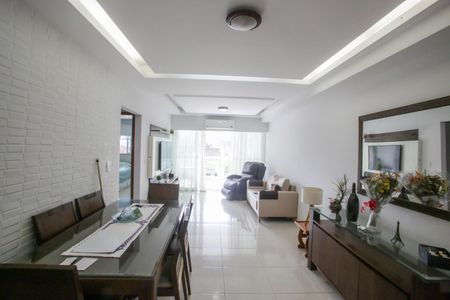 Apartamento à venda com 117m², 3 quartos e 2 vagasSala