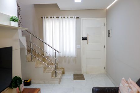 Sala de casa de condomínio à venda com 2 quartos, 60m² em Jaguaribe, Osasco