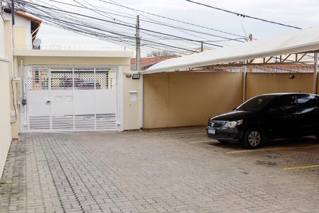 Casa de condomínio à venda com 60m², 2 quartos e 1 vagaGaragem