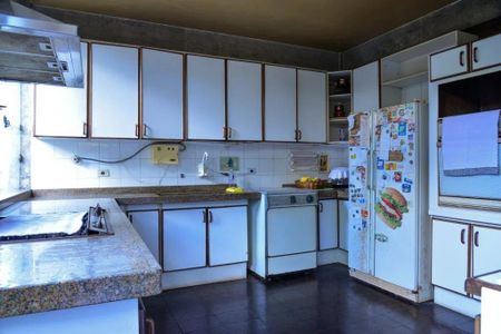 Casa à venda com 680m², 5 quartos e 4 vagasFoto 40