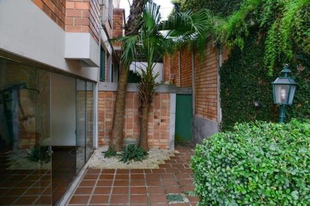 Casa à venda com 680m², 5 quartos e 4 vagasFoto 47