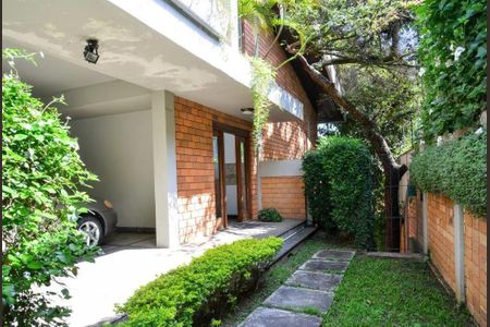 Casa à venda com 680m², 5 quartos e 4 vagasFoto 05