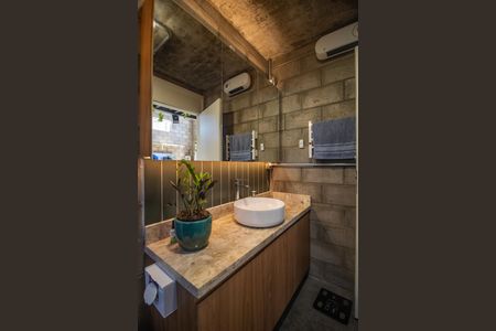 Casa à venda com 78m², 1 quarto e 3 vagas Casa à venda com 78m², 1 quarto e 3 vagasBanheiro