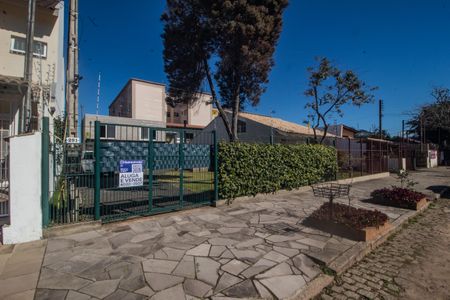 Casa à venda com 78m², 1 quarto e 3 vagas Casa à venda com 78m², 1 quarto e 3 vagasFachada