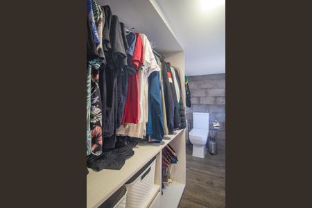 Casa à venda com 78m², 1 quarto e 3 vagas Casa à venda com 78m², 1 quarto e 3 vagasCloset Suíte