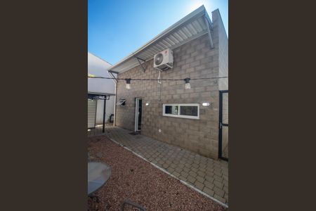 Casa à venda com 78m², 1 quarto e 3 vagas Casa à venda com 78m², 1 quarto e 3 vagasQuintal