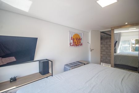 Casa à venda com 78m², 1 quarto e 3 vagas Casa à venda com 78m², 1 quarto e 3 vagasSuíte