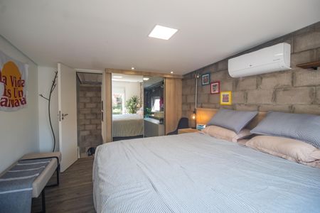 Casa à venda com 78m², 1 quarto e 3 vagas Casa à venda com 78m², 1 quarto e 3 vagasSuíte