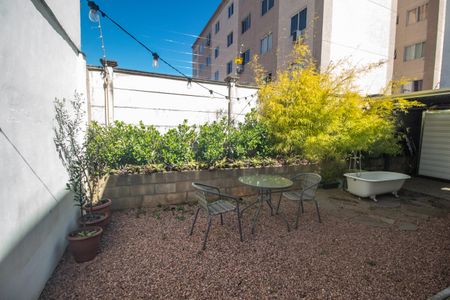 Casa à venda com 78m², 1 quarto e 3 vagas Casa à venda com 78m², 1 quarto e 3 vagasQuintal