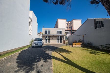Casa à venda com 78m², 1 quarto e 3 vagas Casa à venda com 78m², 1 quarto e 3 vagasFachada