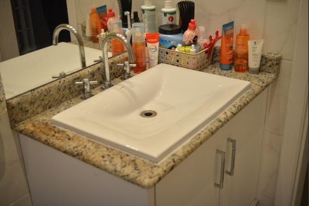 Casa à venda com 125m², 3 quartos e 2 vagasBanheiro Social