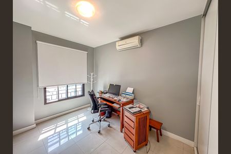 Apartamento à venda com 176m², 3 quartos e 2 vagasQuarto 1