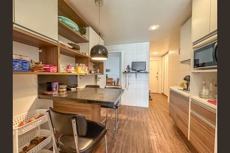 Apartamento à venda com 176m², 3 quartos e 2 vagasCozinha