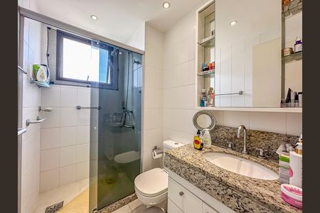 Apartamento à venda com 176m², 3 quartos e 2 vagasBanheiro da Suíte