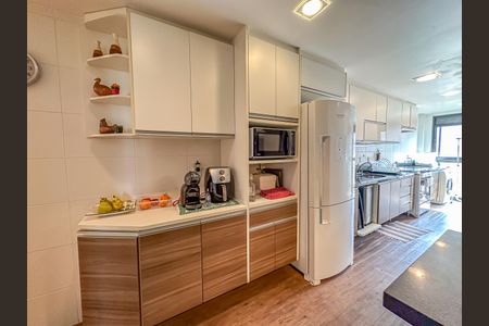 Apartamento à venda com 176m², 3 quartos e 2 vagasCozinha