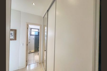 Apartamento à venda com 176m², 3 quartos e 2 vagasSuíte