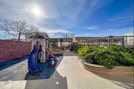 Apartamento para alugar com 70m², 2 quartos e 1 vagaÁrea comum - Playground