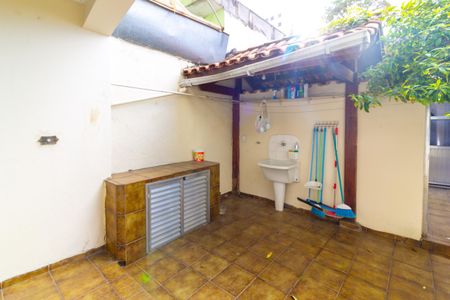 Casa à venda com 240m², 5 quartos e 3 vagasCasa 2 - Área de Serviço