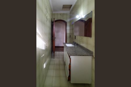 Casa à venda com 240m², 5 quartos e 3 vagasCasa 2 - Banheiro Social