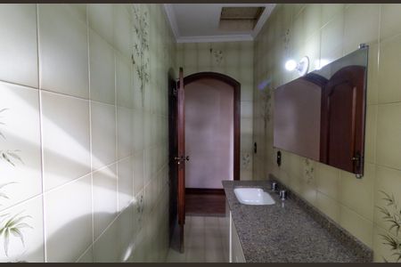 Casa à venda com 240m², 5 quartos e 3 vagasCasa 2 - Banheiro Social