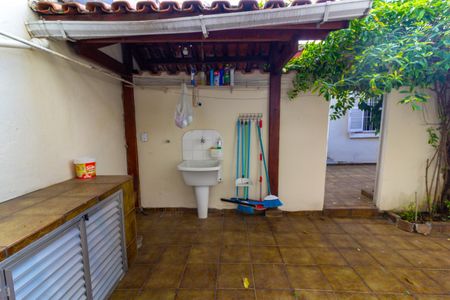 Casa à venda com 240m², 5 quartos e 3 vagasCasa 2 - Área de Serviço