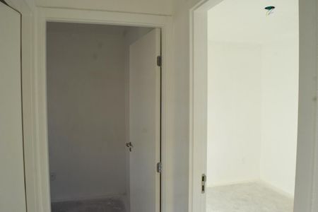 Corredor de apartamento para alugar com 2 quartos, 52m² em Itanhangá, Rio de Janeiro