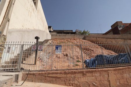 Casa à venda com 64m², 1 quarto e sem vagaQuintal