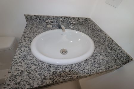 Apartamento à venda com 82m², 3 quartos e 2 vagasBanheiro da Suíte - Pia