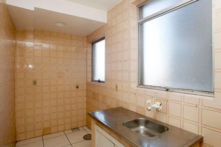 Cozinha e Área de Serviço de apartamento à venda com 1 quarto, 35m² em São João, Porto Alegre