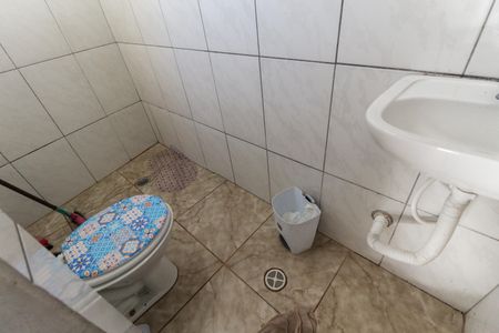 Casa à venda com 200m², 5 quartos e 2 vagas Casa à venda com 200m², 5 quartos e 2 vagasBanheiro Casa 1