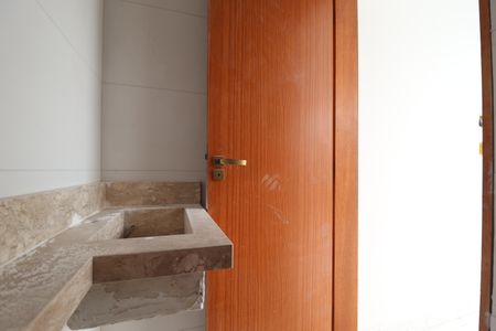 Casa de condomínio à venda com 129m², 3 quartos e 2 vagasLavabo