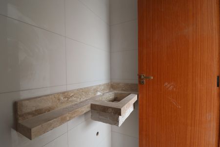 Casa de condomínio à venda com 129m², 3 quartos e 2 vagasLavabo