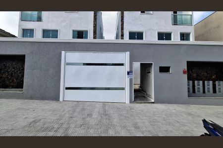 Casa de condomínio à venda com 129m², 3 quartos e 2 vagas Casa de condomínio à venda com 129m², 3 quartos e 2 vagasFachada