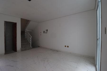 Casa de condomínio à venda com 117m², 2 quartos e 2 vagasSala