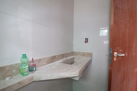 Casa de condomínio à venda com 117m², 2 quartos e 2 vagasBanheiro da Suíte 1